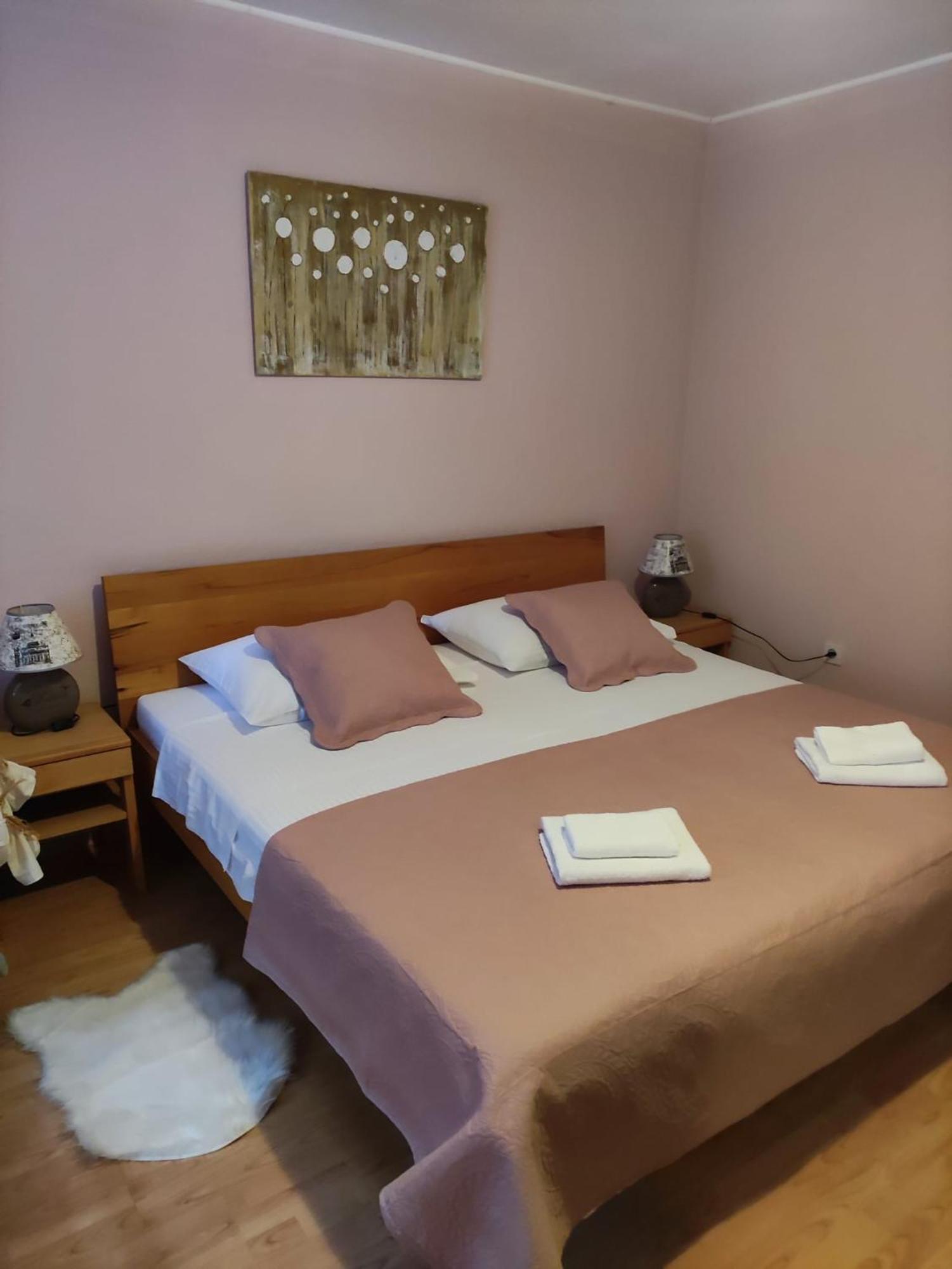 Village Apartment Zagvozd Luaran gambar