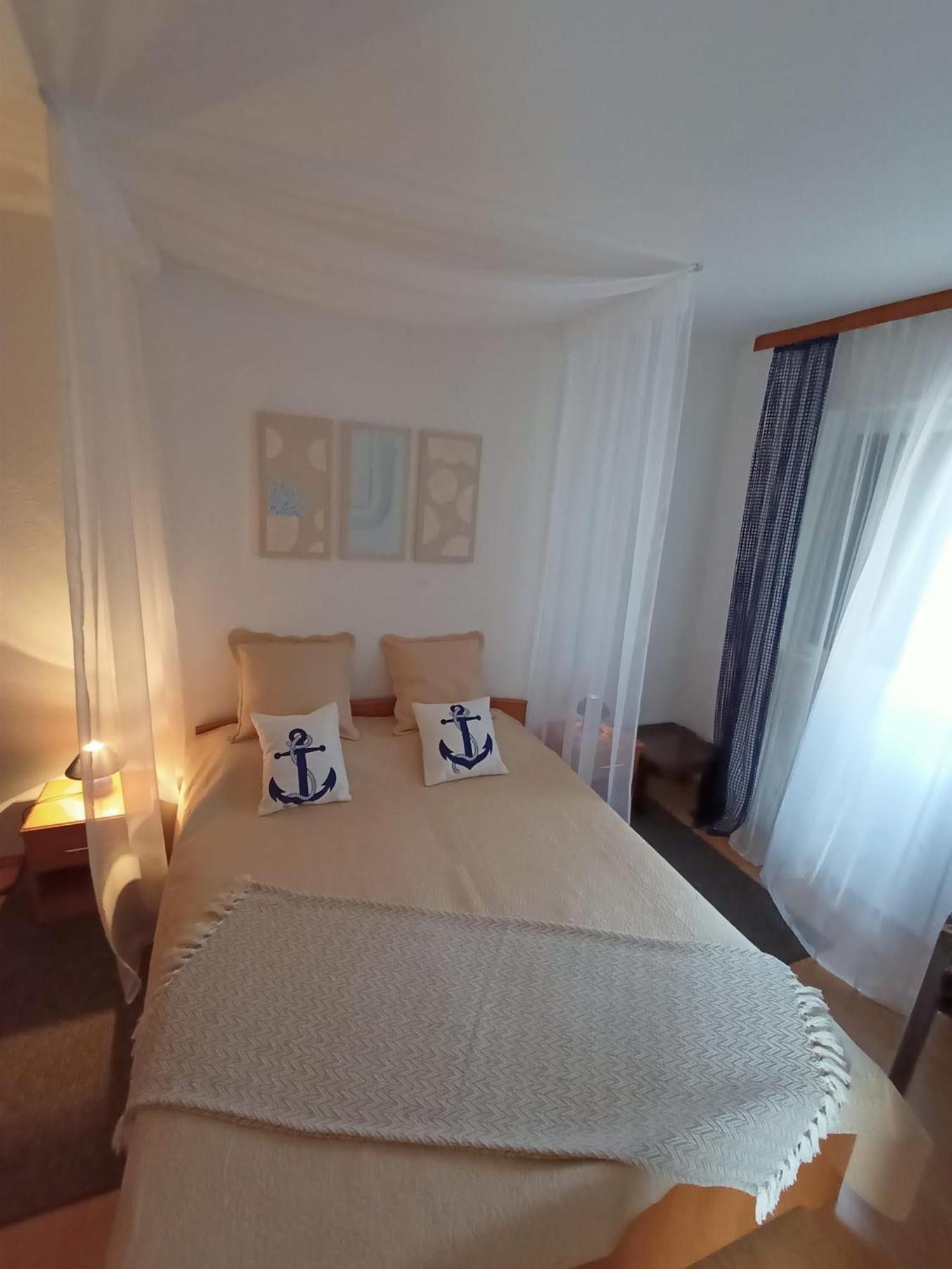 Village Apartment Zagvozd Luaran gambar