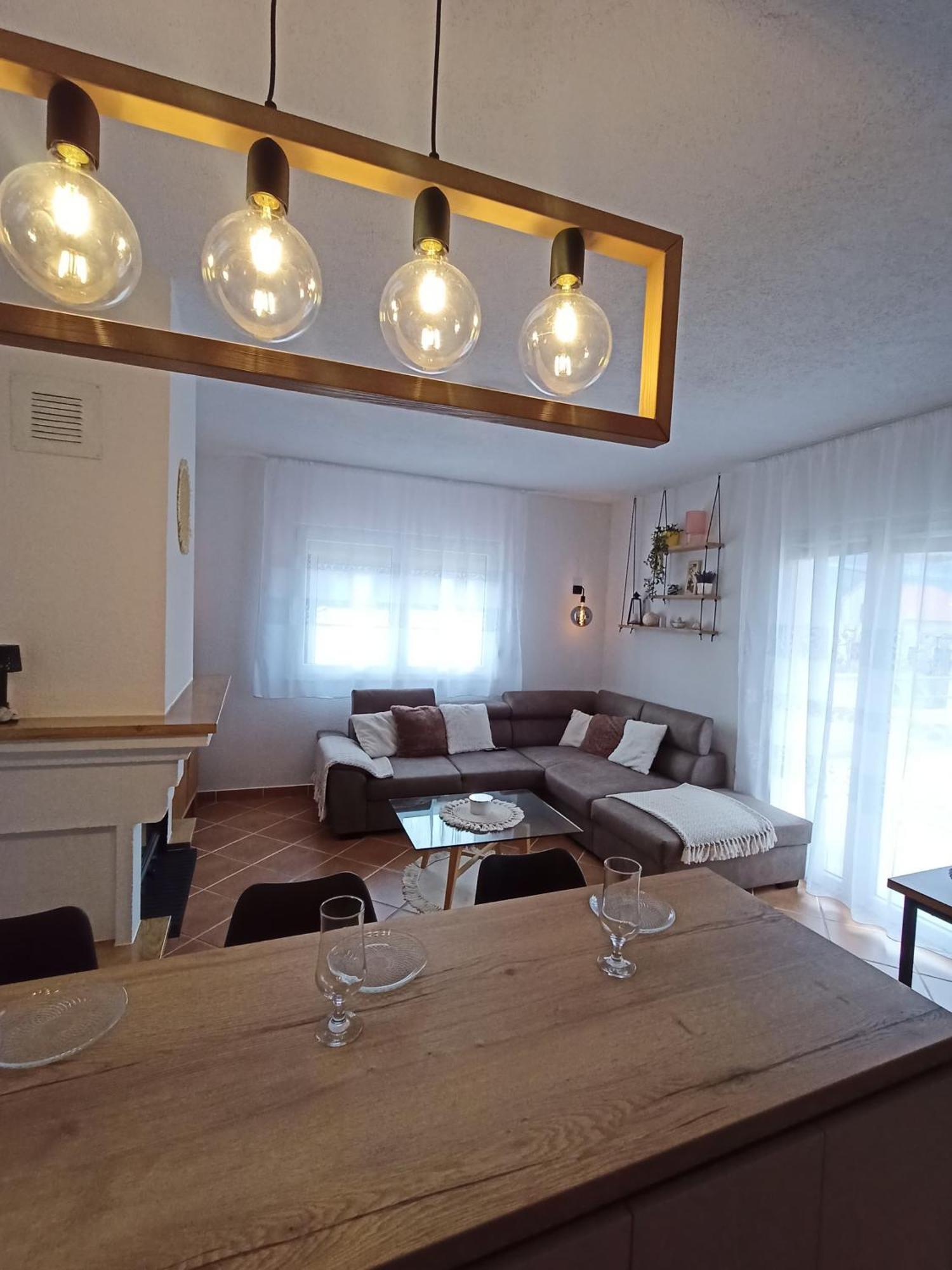 Village Apartment Zagvozd Luaran gambar