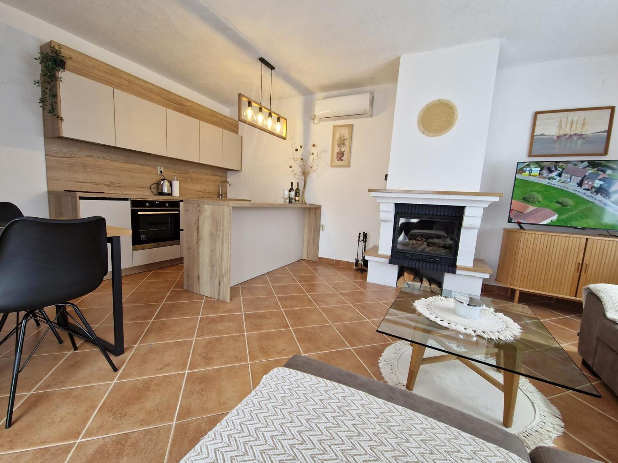 Village Apartment Zagvozd Luaran gambar